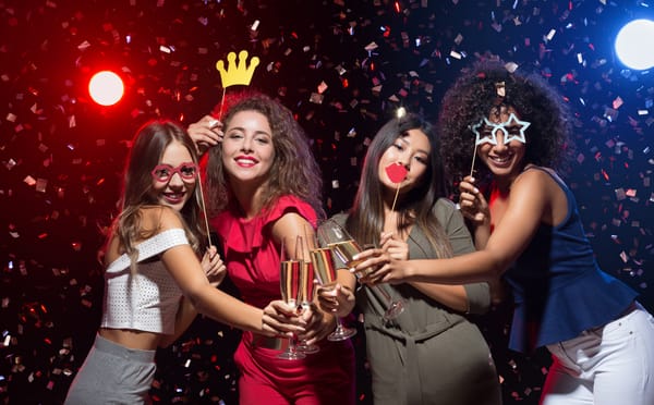 Mengapa Photo Booth Selalu Jadi Favorit di Setiap Event – Dan Bagaimana Teknologinya Terus Berinovasi